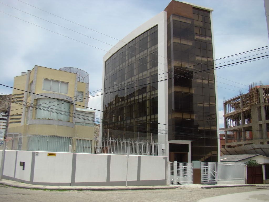 Edificio Centro Empresarial 501, San Miguel, La Paz